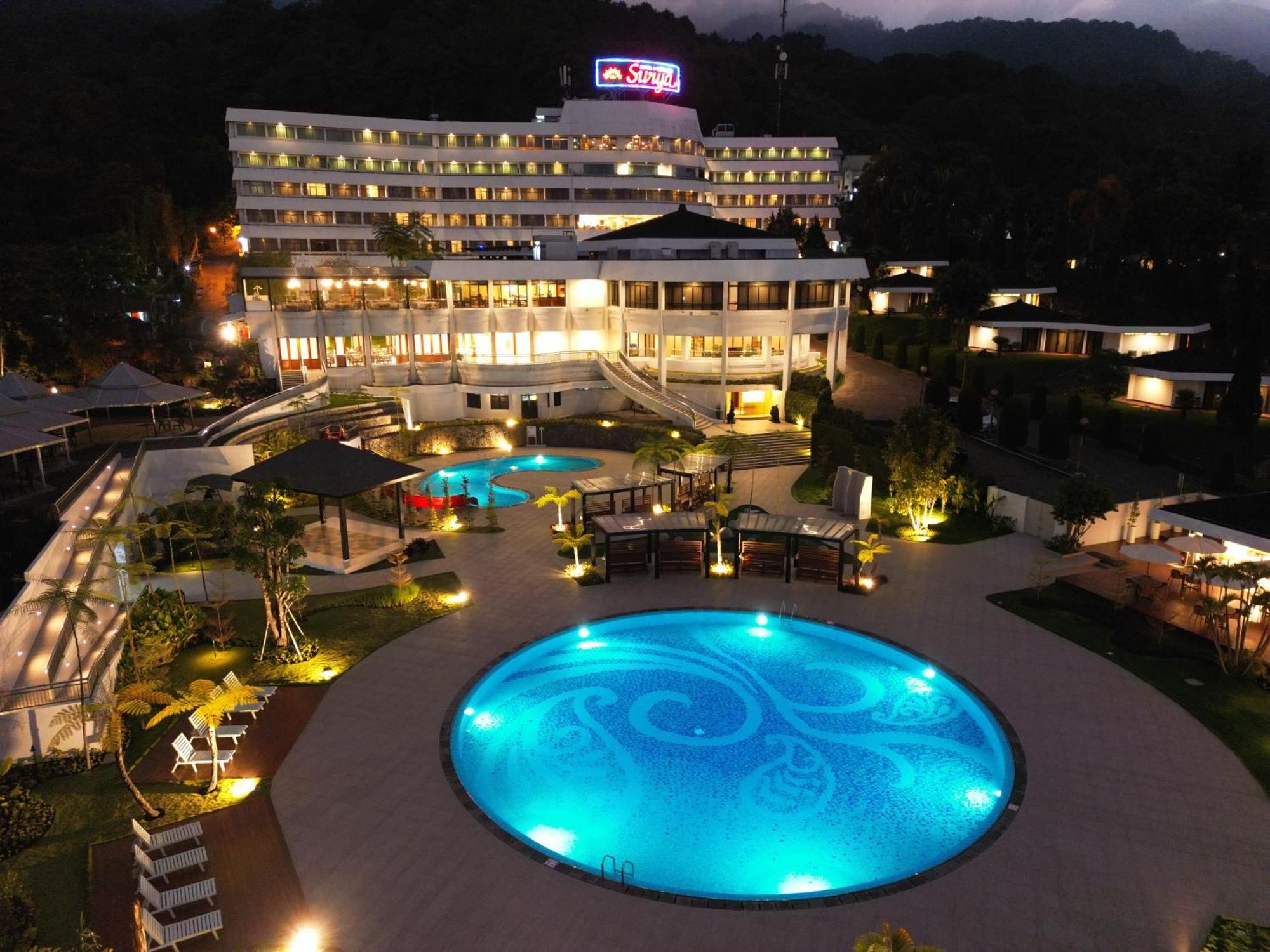 Surya Hotel & Cottages Prigen Exterior photo